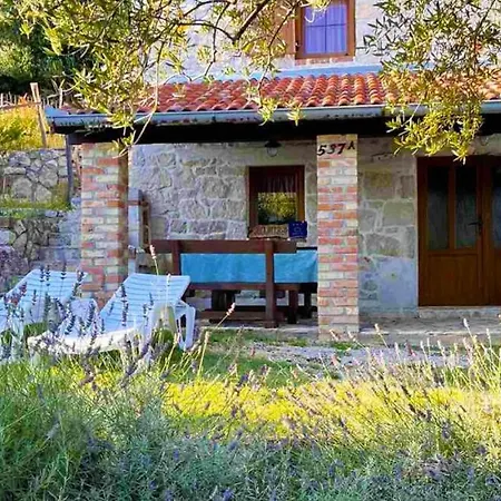 Konoba By Guide Vilă *